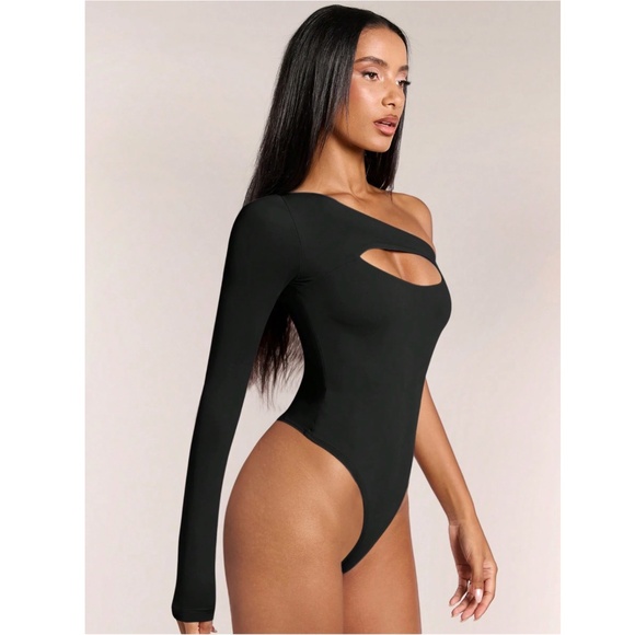 Black One Shoulder Long Sleeve Keyhole Slim Bodysuit - Picture 5 of 7